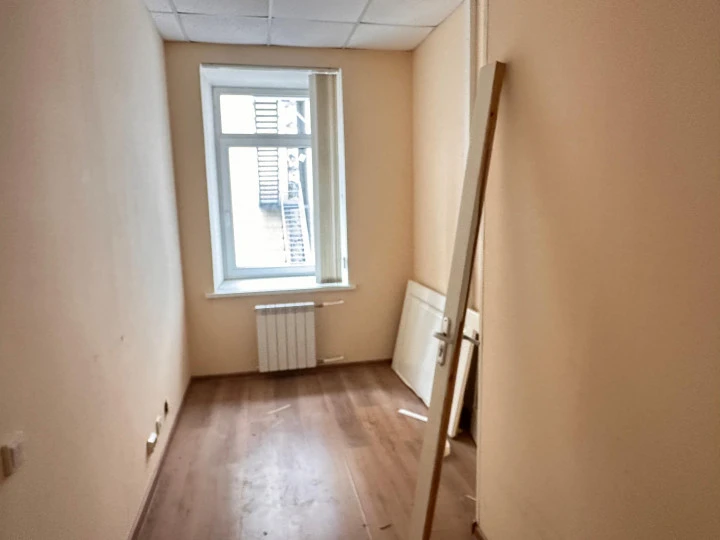 Нежилое помещение 218 кв.м. на Петроградской набережной